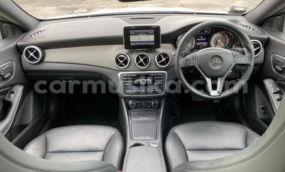 Buy Used Mercedes‒Benz C–Class White Car in Beitbridge in Matabeleland South Buy Used Mercedes‒Benz C–Class White Car in Beitbridge in Matabeleland South