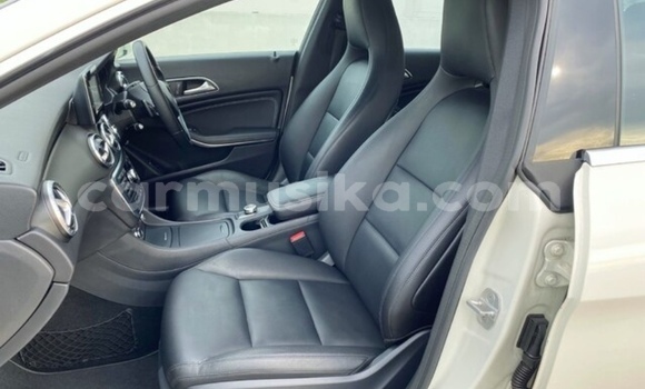 Buy Used Mercedes‒Benz C–Class White Car in Beitbridge in Matabeleland South Buy Used Mercedes‒Benz C–Class White Car in Beitbridge in Matabeleland South