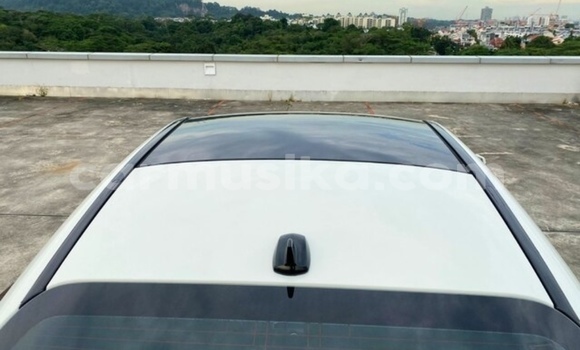 Buy Used Mercedes‒Benz C–Class White Car in Beitbridge in Matabeleland South Buy Used Mercedes‒Benz C–Class White Car in Beitbridge in Matabeleland South