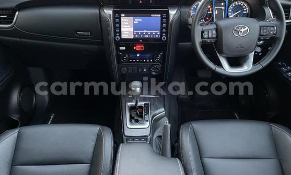 Acheter Occasion Voiture Toyota Fortuner Gris à Beitbridge, Matabeleland South Acheter Occasion Voiture Toyota Fortuner Gris à Beitbridge, Matabeleland South