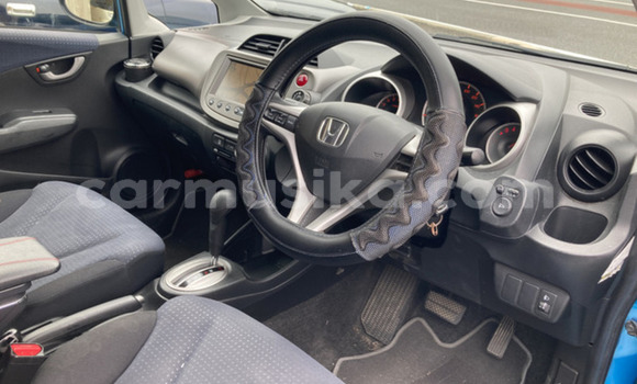 Nunua Ilio tumika Honda Fit Bluu Gari ndani ya Beitbridge nchini Matabeleland Kusini Nunua Ilio tumika Honda Fit Bluu Gari ndani ya Beitbridge nchini Matabeleland Kusini