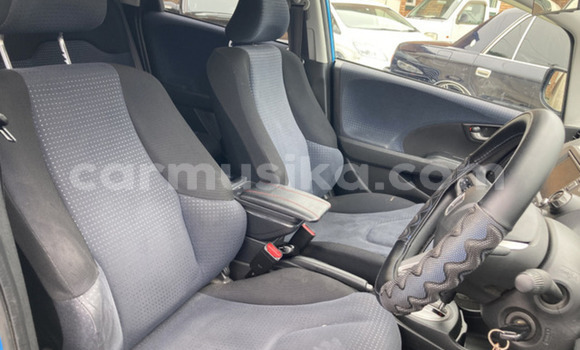 Nunua Ilio tumika Honda Fit Bluu Gari ndani ya Beitbridge nchini Matabeleland Kusini Nunua Ilio tumika Honda Fit Bluu Gari ndani ya Beitbridge nchini Matabeleland Kusini