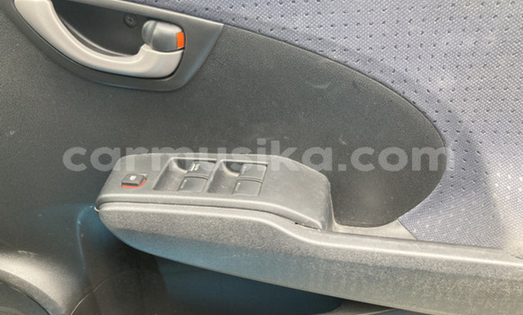 Nunua Ilio tumika Honda Fit Bluu Gari ndani ya Beitbridge nchini Matabeleland Kusini Nunua Ilio tumika Honda Fit Bluu Gari ndani ya Beitbridge nchini Matabeleland Kusini