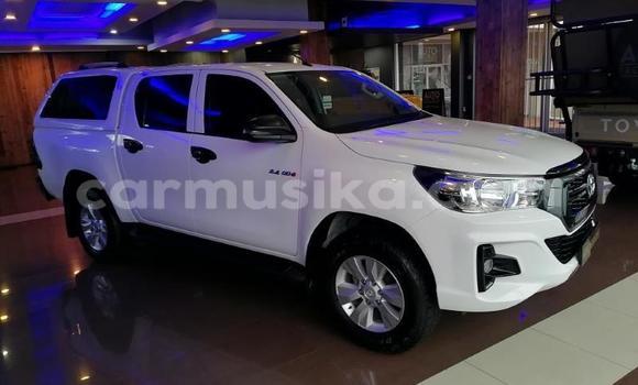 Buy Used Toyota Hilux White Car in Beitbridge in Matabeleland South Buy Used Toyota Hilux White Car in Beitbridge in Matabeleland South