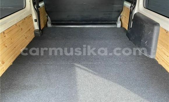 Buy Used Toyota Hiace White Car in Beitbridge in Matabeleland South Buy Used Toyota Hiace White Car in Beitbridge in Matabeleland South