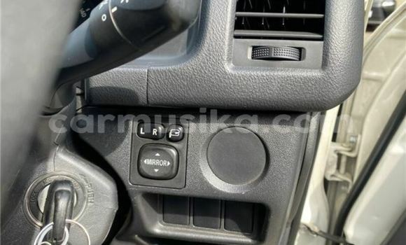 Buy Used Toyota Hiace White Car in Beitbridge in Matabeleland South Buy Used Toyota Hiace White Car in Beitbridge in Matabeleland South