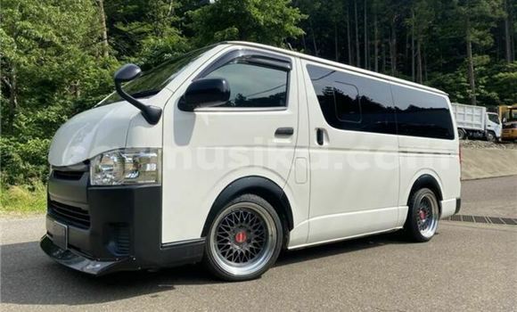 Buy Used Toyota Hiace White Car in Beitbridge in Matabeleland South Buy Used Toyota Hiace White Car in Beitbridge in Matabeleland South