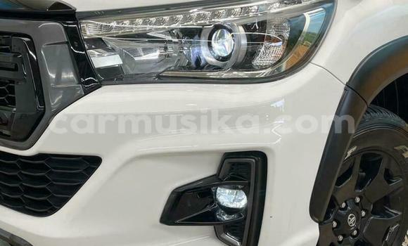 Buy Used Toyota Hilux White Car in Beitbridge in Matabeleland South Buy Used Toyota Hilux White Car in Beitbridge in Matabeleland South