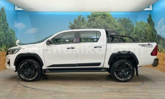 Buy Used Toyota Hilux White Car in Beitbridge in Matabeleland South Buy Used Toyota Hilux White Car in Beitbridge in Matabeleland South