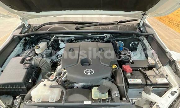 Buy Used Toyota Hilux White Car in Beitbridge in Matabeleland South Buy Used Toyota Hilux White Car in Beitbridge in Matabeleland South