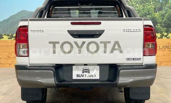 Buy Used Toyota Hilux White Car in Beitbridge in Matabeleland South Buy Used Toyota Hilux White Car in Beitbridge in Matabeleland South