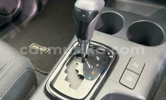 Buy Used Toyota Hilux White Car in Beitbridge in Matabeleland South Buy Used Toyota Hilux White Car in Beitbridge in Matabeleland South