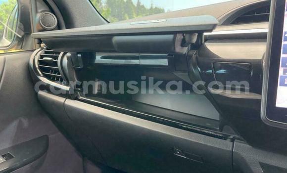 Buy Used Toyota Hilux White Car in Beitbridge in Matabeleland South Buy Used Toyota Hilux White Car in Beitbridge in Matabeleland South