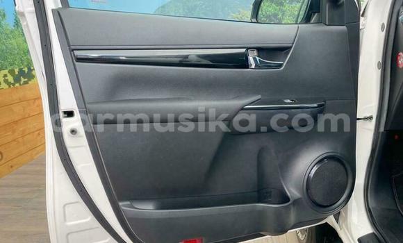 Buy Used Toyota Hilux White Car in Beitbridge in Matabeleland South Buy Used Toyota Hilux White Car in Beitbridge in Matabeleland South