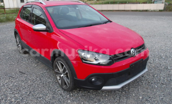 Nunua Ilio tumika Volkswagen Polo Nyekundu Gari ndani ya Beitbridge nchini Matabeleland Kusini