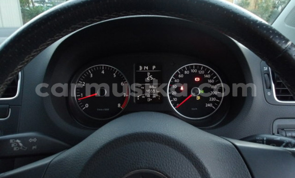 Tenga Tsaru Volkswagen Polo Tsvuku Mota in Beitbridge in Matabeleland South Tenga Tsaru Volkswagen Polo Tsvuku Mota in Beitbridge in Matabeleland South