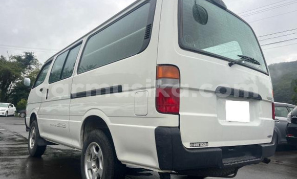 Tenga Tsaru Toyota Hiace Chena Mota in Beitbridge in Matabeleland South Tenga Tsaru Toyota Hiace Chena Mota in Beitbridge in Matabeleland South