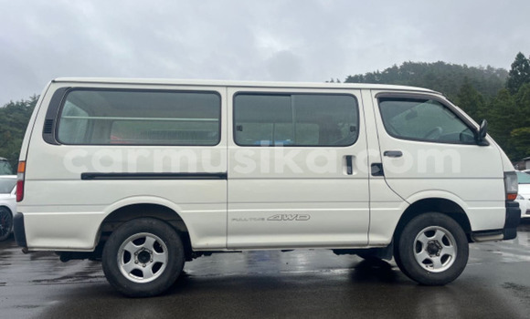 Tenga Tsaru Toyota Hiace Chena Mota in Beitbridge in Matabeleland South Tenga Tsaru Toyota Hiace Chena Mota in Beitbridge in Matabeleland South