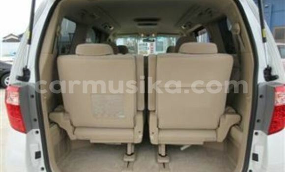 Acheter Occasion Voiture Toyota Alphard Blanc à Beitbridge, Matabeleland South Acheter Occasion Voiture Toyota Alphard Blanc à Beitbridge, Matabeleland South