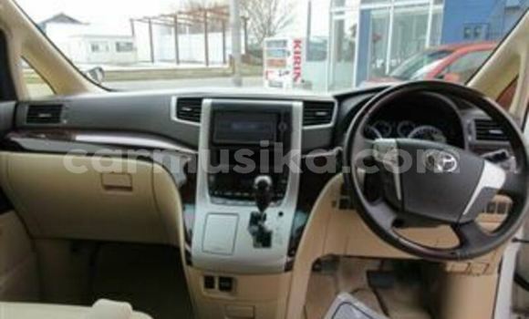 Acheter Occasion Voiture Toyota Alphard Blanc à Beitbridge, Matabeleland South Acheter Occasion Voiture Toyota Alphard Blanc à Beitbridge, Matabeleland South