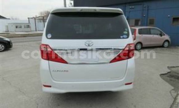 Acheter Occasion Voiture Toyota Alphard Blanc à Beitbridge, Matabeleland South Acheter Occasion Voiture Toyota Alphard Blanc à Beitbridge, Matabeleland South