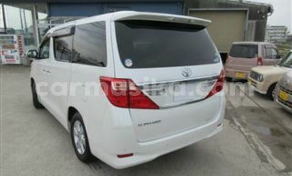 Acheter Occasion Voiture Toyota Alphard Blanc à Beitbridge, Matabeleland South Acheter Occasion Voiture Toyota Alphard Blanc à Beitbridge, Matabeleland South