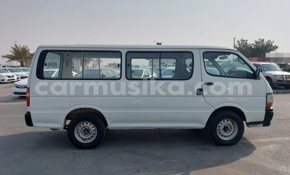 Buy Used Toyota Hiace White Car in Beitbridge in Matabeleland South Buy Used Toyota Hiace White Car in Beitbridge in Matabeleland South