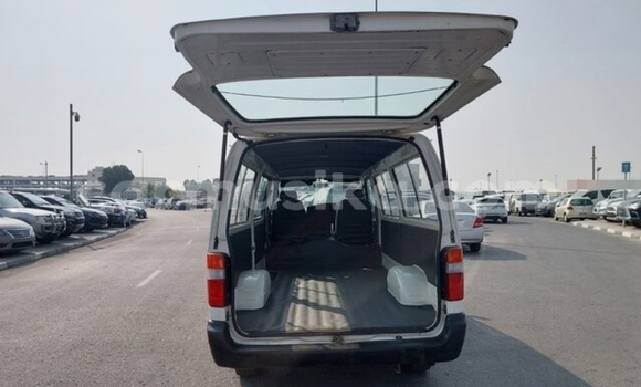 Buy Used Toyota Hiace White Car in Beitbridge in Matabeleland South Buy Used Toyota Hiace White Car in Beitbridge in Matabeleland South