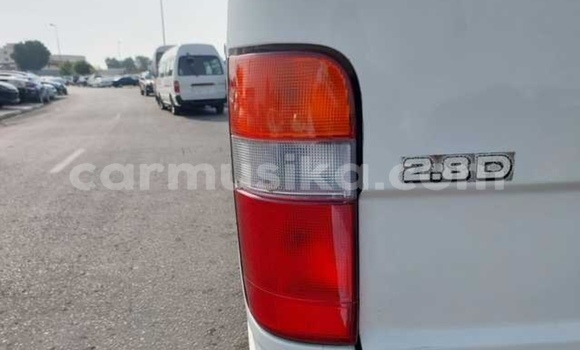 Buy Used Toyota Hiace White Car in Beitbridge in Matabeleland South Buy Used Toyota Hiace White Car in Beitbridge in Matabeleland South