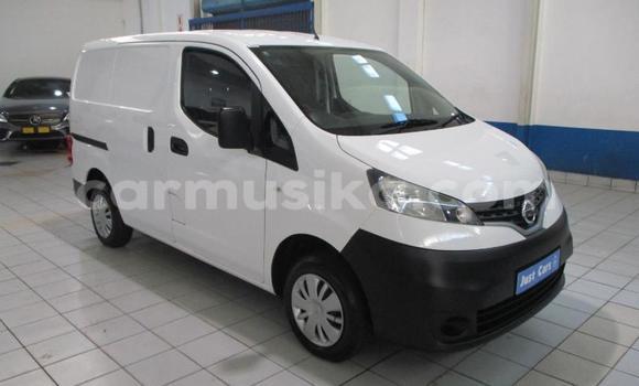 Buy Used Nissan NV200 White Car in Beitbridge in Matabeleland South