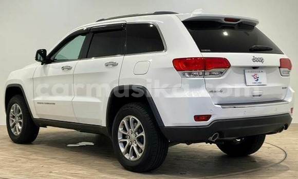 Buy Used Jeep Grand Cherokee White Car in Beitbridge in Matabeleland South Buy Used Jeep Grand Cherokee White Car in Beitbridge in Matabeleland South
