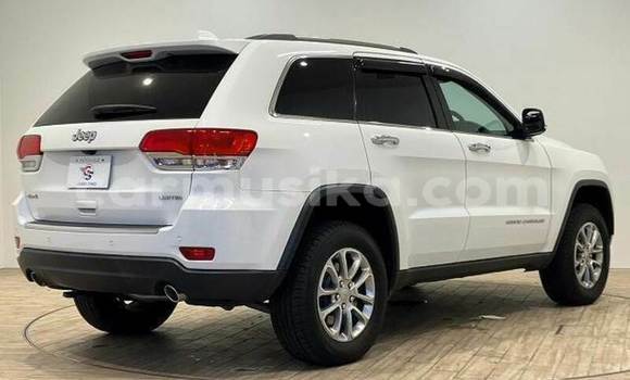 Buy Used Jeep Grand Cherokee White Car in Beitbridge in Matabeleland South Buy Used Jeep Grand Cherokee White Car in Beitbridge in Matabeleland South