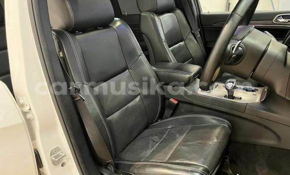 Buy Used Jeep Grand Cherokee White Car in Beitbridge in Matabeleland South Buy Used Jeep Grand Cherokee White Car in Beitbridge in Matabeleland South