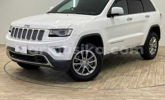 Buy Used Jeep Grand Cherokee White Car in Beitbridge in Matabeleland South Buy Used Jeep Grand Cherokee White Car in Beitbridge in Matabeleland South