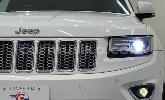 Buy Used Jeep Grand Cherokee White Car in Beitbridge in Matabeleland South Buy Used Jeep Grand Cherokee White Car in Beitbridge in Matabeleland South
