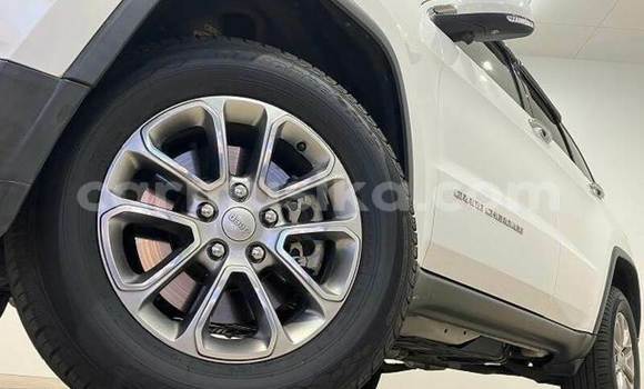 Buy Used Jeep Grand Cherokee White Car in Beitbridge in Matabeleland South Buy Used Jeep Grand Cherokee White Car in Beitbridge in Matabeleland South