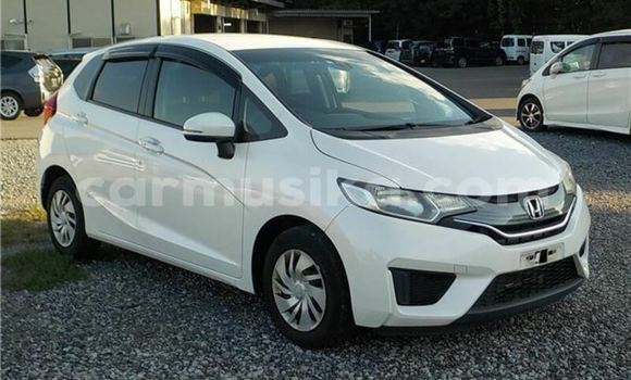 Nunua Ilio tumika Honda Fit Nyeupe Gari ndani ya Bulawayo nchini Bulawayo Nunua Ilio tumika Honda Fit Nyeupe Gari ndani ya Bulawayo nchini Bulawayo