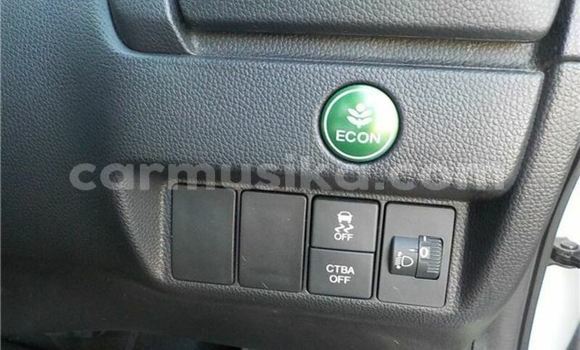 Nunua Ilio tumika Honda Fit Nyeupe Gari ndani ya Bulawayo nchini Bulawayo Nunua Ilio tumika Honda Fit Nyeupe Gari ndani ya Bulawayo nchini Bulawayo