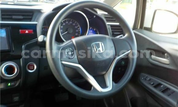 Nunua Ilio tumika Honda Fit Nyeupe Gari ndani ya Bulawayo nchini Bulawayo Nunua Ilio tumika Honda Fit Nyeupe Gari ndani ya Bulawayo nchini Bulawayo