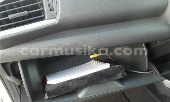 Nunua Ilio tumika Honda Fit Nyeupe Gari ndani ya Bulawayo nchini Bulawayo Nunua Ilio tumika Honda Fit Nyeupe Gari ndani ya Bulawayo nchini Bulawayo