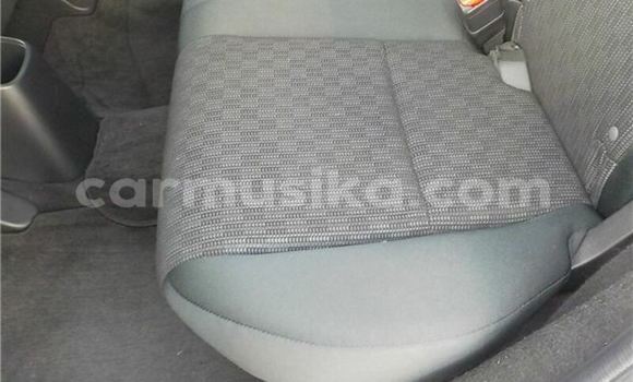 Nunua Ilio tumika Honda Fit Nyeupe Gari ndani ya Bulawayo nchini Bulawayo Nunua Ilio tumika Honda Fit Nyeupe Gari ndani ya Bulawayo nchini Bulawayo