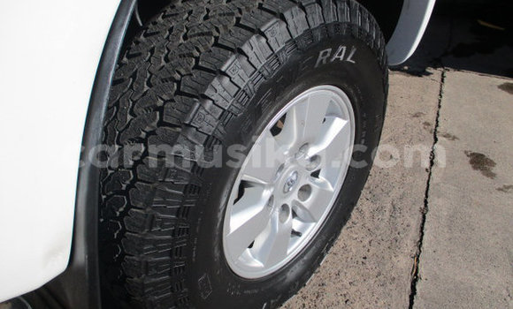 Tenga Tsaru Toyota Hilux Chena Mota in Beitbridge in Matabeleland South Tenga Tsaru Toyota Hilux Chena Mota in Beitbridge in Matabeleland South