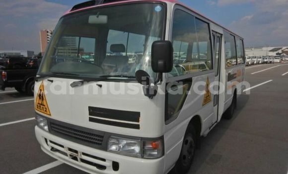 Nunua Ilio tumika Toyota Coaster Nyeupe Gari ndani ya Beitbridge nchini Matabeleland Kusini