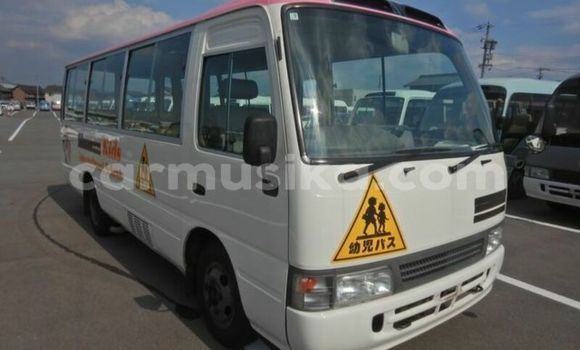 Nunua Ilio tumika Toyota Coaster Nyeupe Gari ndani ya Beitbridge nchini Matabeleland Kusini Nunua Ilio tumika Toyota Coaster Nyeupe Gari ndani ya Beitbridge nchini Matabeleland Kusini
