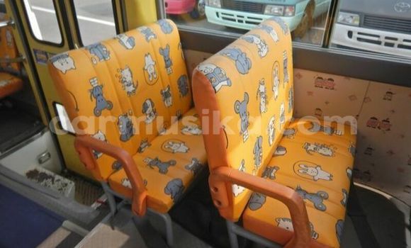 Nunua Ilio tumika Toyota Coaster Nyeupe Gari ndani ya Beitbridge nchini Matabeleland Kusini Nunua Ilio tumika Toyota Coaster Nyeupe Gari ndani ya Beitbridge nchini Matabeleland Kusini