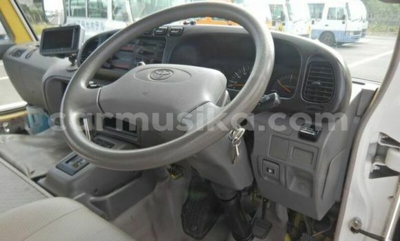 Nunua Ilio tumika Toyota Coaster Nyeupe Gari ndani ya Beitbridge nchini Matabeleland Kusini Nunua Ilio tumika Toyota Coaster Nyeupe Gari ndani ya Beitbridge nchini Matabeleland Kusini