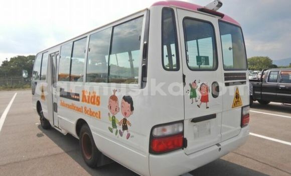 Nunua Ilio tumika Toyota Coaster Nyeupe Gari ndani ya Beitbridge nchini Matabeleland Kusini Nunua Ilio tumika Toyota Coaster Nyeupe Gari ndani ya Beitbridge nchini Matabeleland Kusini