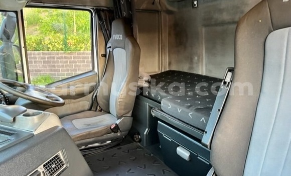 Acheter Occasion Utilitaire Iveco Cargo Blanc à Beitbridge, Matabeleland South Acheter Occasion Utilitaire Iveco Cargo Blanc à Beitbridge, Matabeleland South