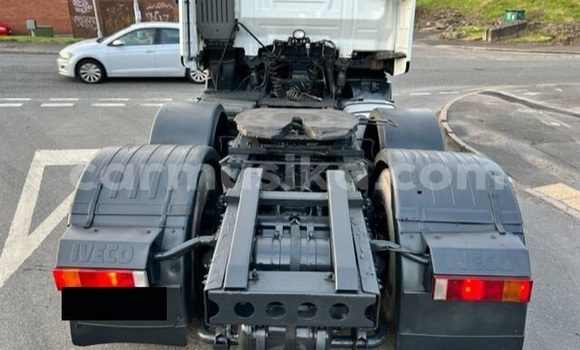 Acheter Occasion Utilitaire Iveco Cargo Blanc à Beitbridge, Matabeleland South Acheter Occasion Utilitaire Iveco Cargo Blanc à Beitbridge, Matabeleland South