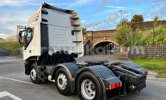 Acheter Occasion Utilitaire Iveco Cargo Blanc à Beitbridge, Matabeleland South Acheter Occasion Utilitaire Iveco Cargo Blanc à Beitbridge, Matabeleland South
